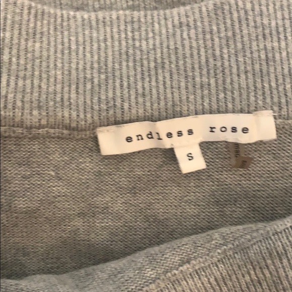 Off the shoulder grey ruffled sweater - Picture 3 of 3